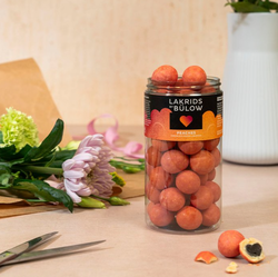 Peaches  Standard  - Lakrids by Johan Bülow