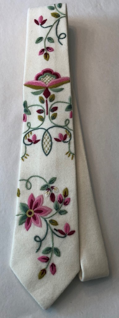 PASCAL BUNADSHÅRBØYLE LUNDEBY HVIT