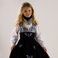 Maxemilia Maya festdrakt 