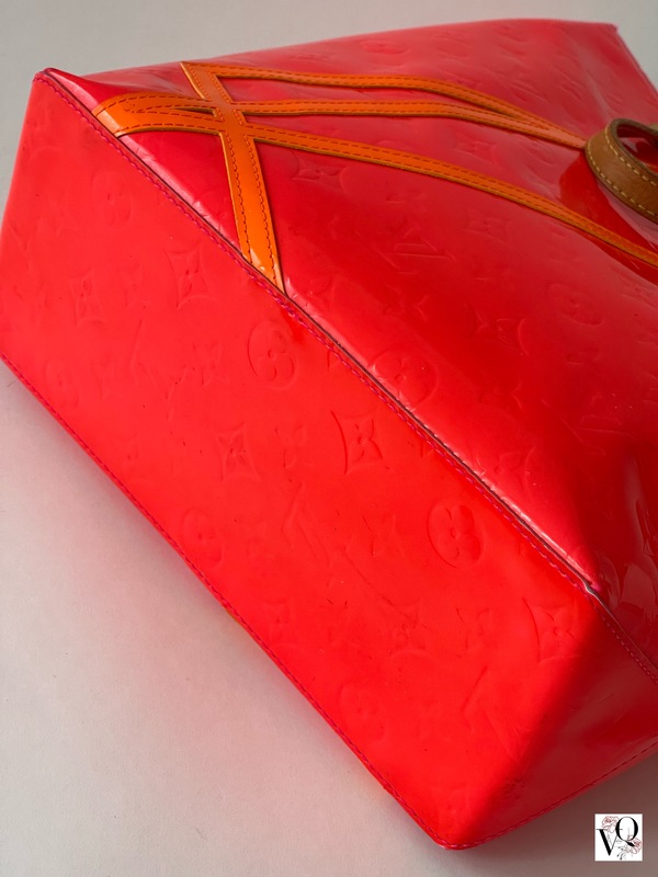 Louis Vuitton Vernis Reade Mm