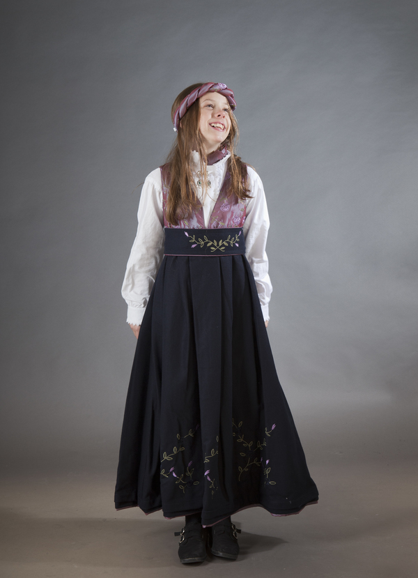 Maxemilia Ulla festdrakt