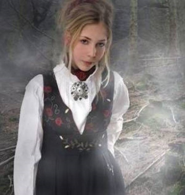 Maxemilia Emma festdrakt