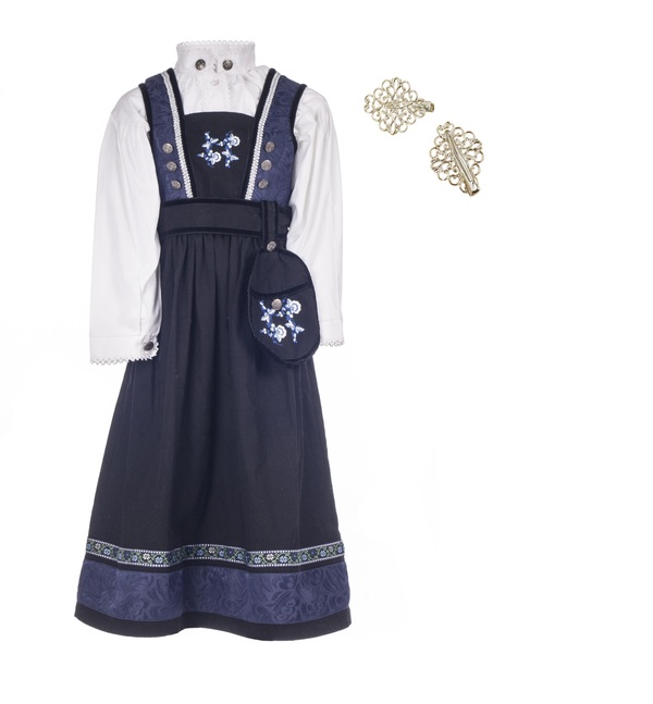 Salto festdrakt med brosje.
