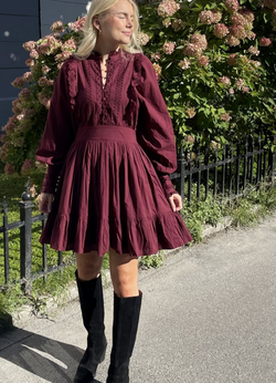 Merllita parkin-M dress Bordeaux - Mbym