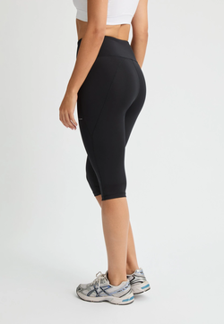 Røhnisch Flattering High Waist Capri Tights