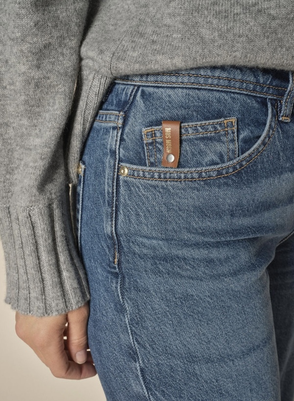 Dara Lititi jeans