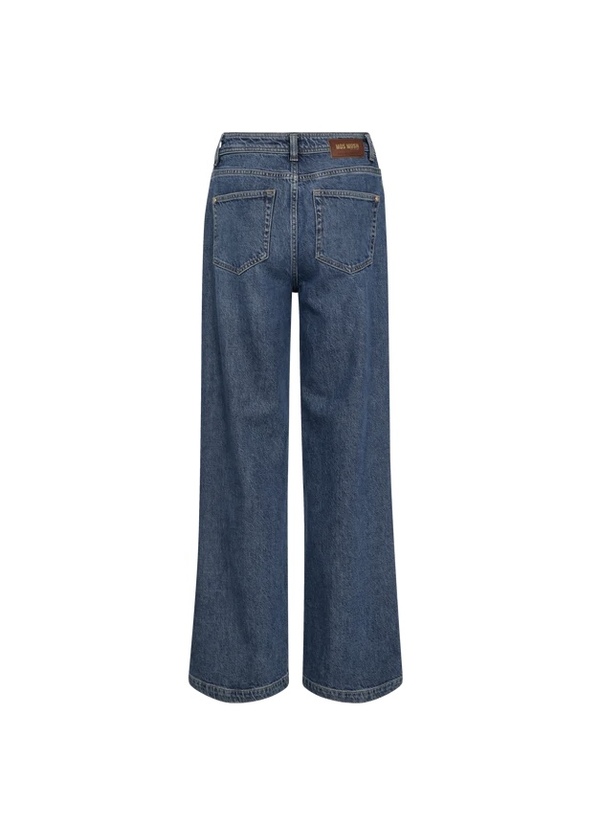 Dara Lititi jeans