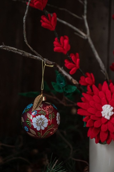 Glasskule Matt Rød m/Blomster  ikke relevant - UND Seasonal 