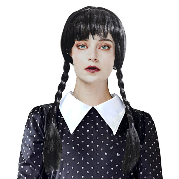 Sort parykk med fletter og pannelugg