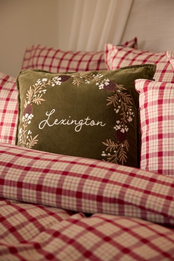 Putetrekk i Økologisk Bomullsfløyel - Krans m/Kongler