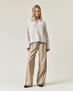 Strikket polo-genser i merinoull