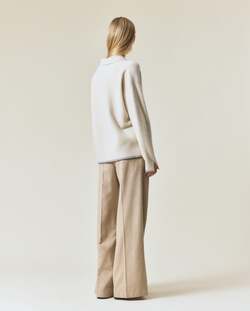 Strikket polo-genser i merinoull