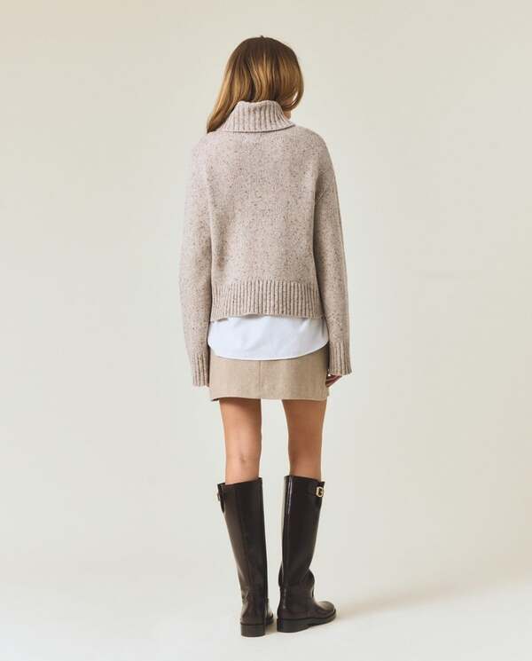 Strikket genser i ullblanding med rullekrage