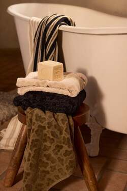 Velour jacquard håmdkle med bladmønster, beige