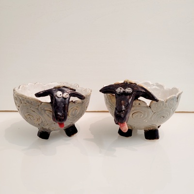 Skål - villsau Hvit m/svarte detaljer - Mortensen Design