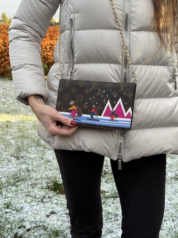 Louis Vuitton Weekend Pochette