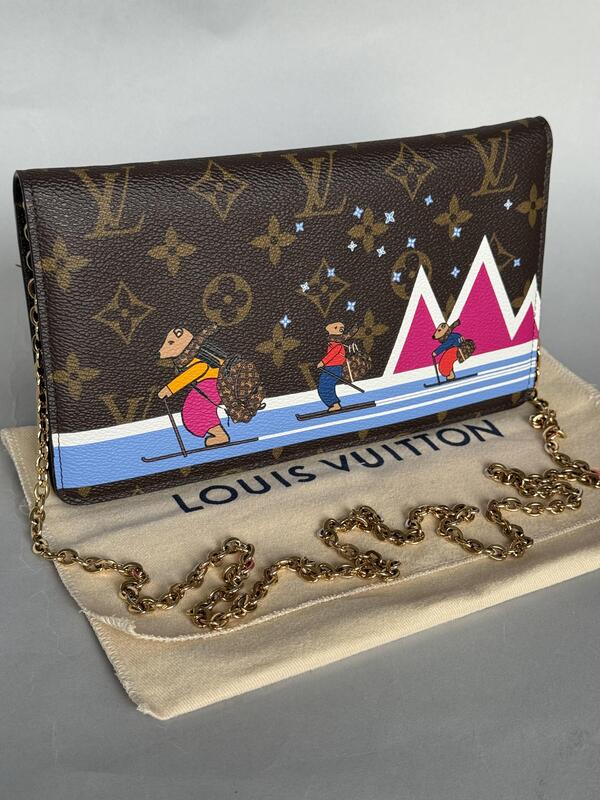 Louis Vuitton Weekend Pochette