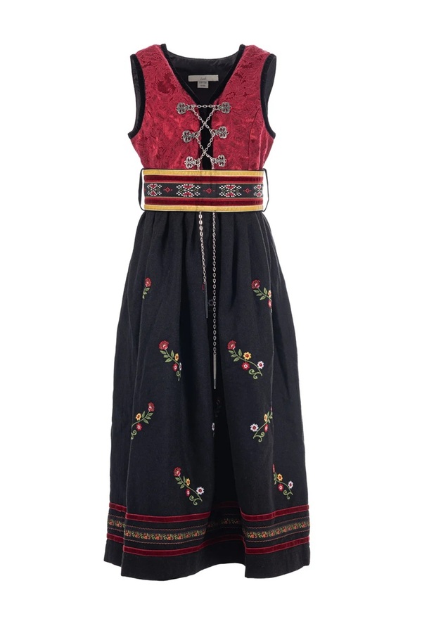 Leah Ull festdrakt uten skjorte