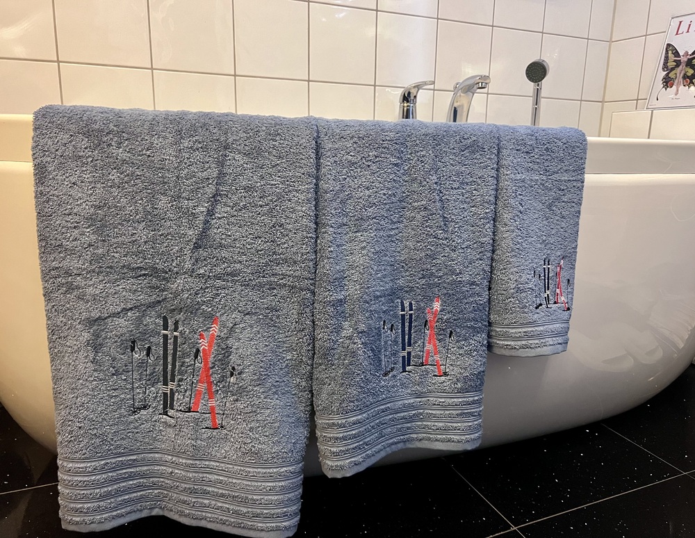 Håndkle med skimotiv Vintage Blå - Hyttestil