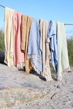 Aix Pledd av overskuddsgarn Himmelblå - Chicantiuqe