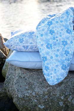 Aix Quilt m/blomster Blå - Chic Antique