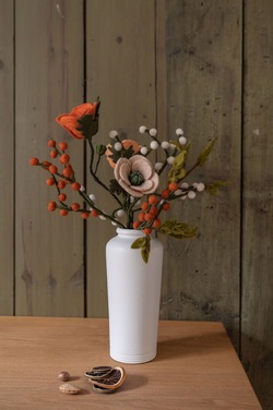 Ullfilt Poppy  Orange - UND Seasonal 