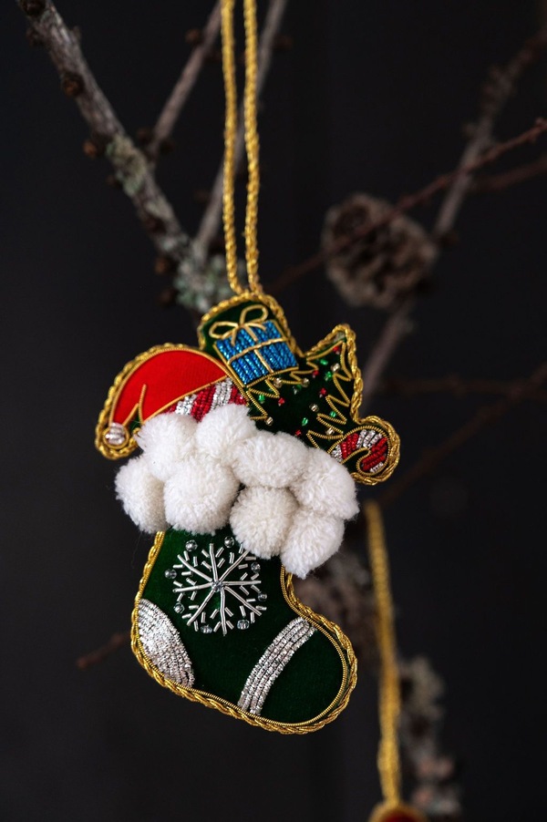 UND Håndlaget Ornament 