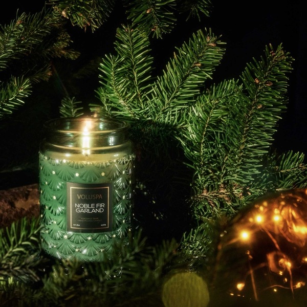 Voluspa Duftlys - Noble Fir Garland 510g, 100t