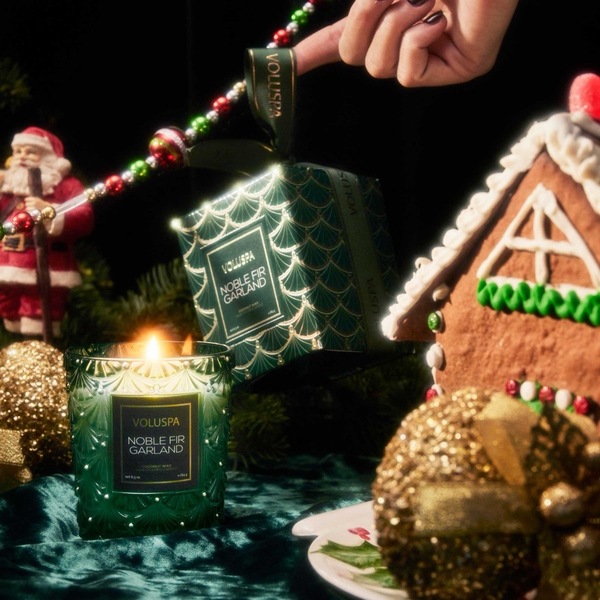 Voluspa Duftlys - Noble Fir Garland 184g, 40t