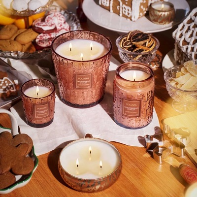 Voluspa Duftlys - Gingerbread Chalet 340g, 40t ikke relevant - Voluspa